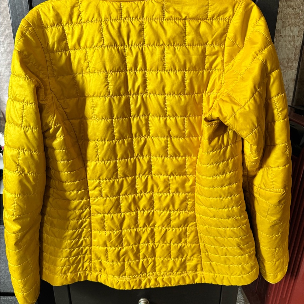 Patagonia Yellow (gold?) Nano Puff Jacket - Picture 2 of 7